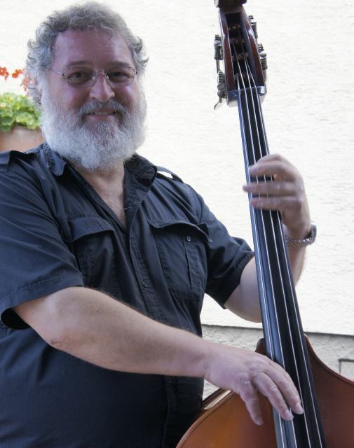 Dieter Hildenbrand am Bass